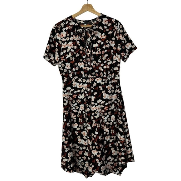 Tommy Hilfiger Dresses & Skirts - Tommy Hilfiger Black & Pink Floral Short Sleeve Knee Length Dress 8